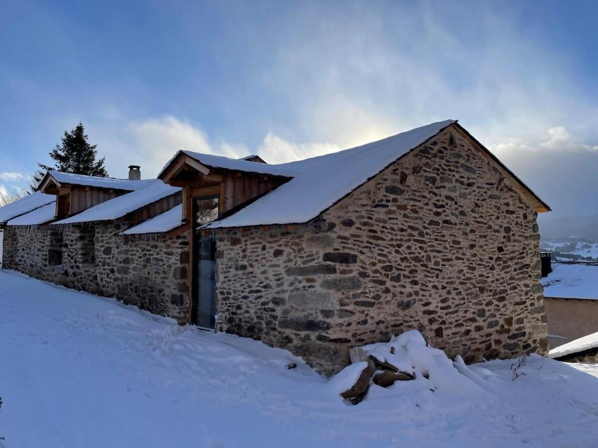 La Petite Bergerie En Pierre Surplombant Le Lac Real Exterior photo